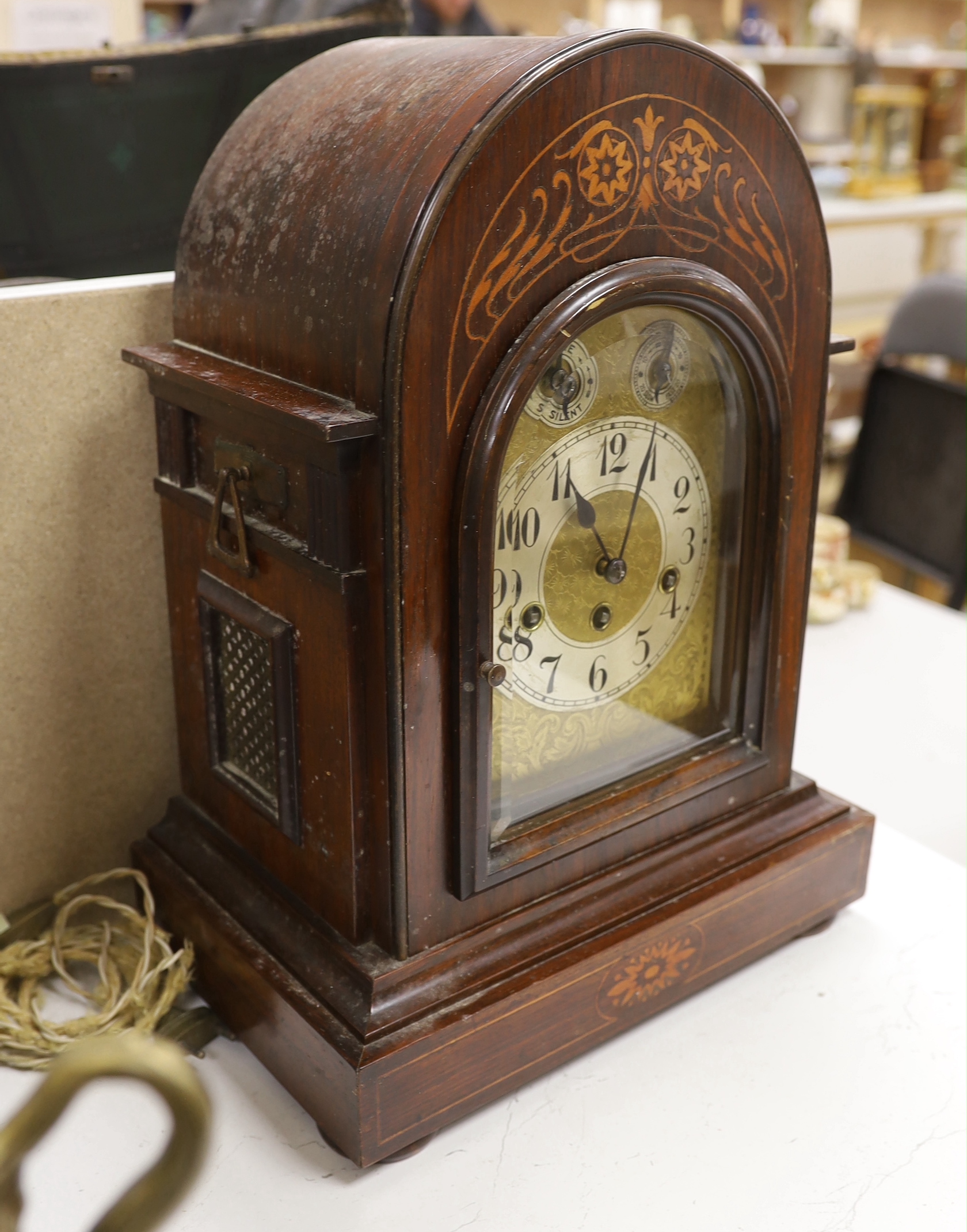 An Edwardian marquetry and inlaid chiming mantel clock, 45cm